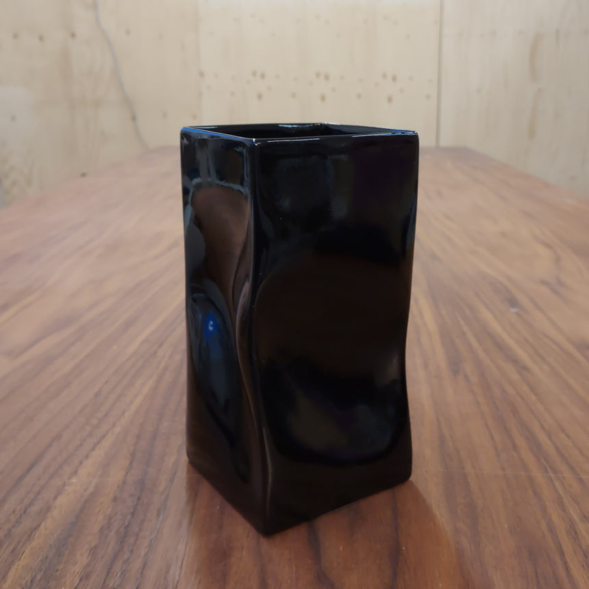 NEW WARP Vase Black -